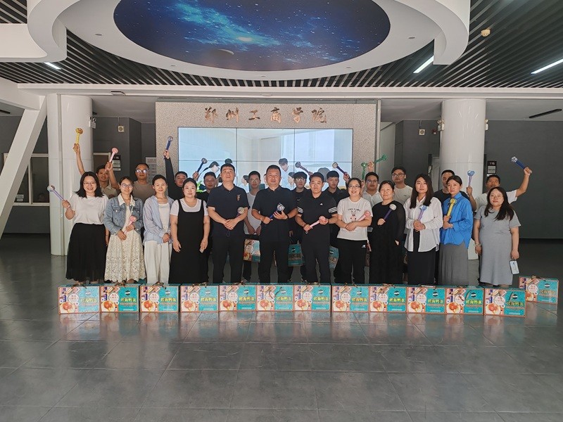 “艾在身边,锤出健康”机关分17吃瓜爆料黑料官网(现代教育技术中心、实验室管理中心)开展端午特别活动